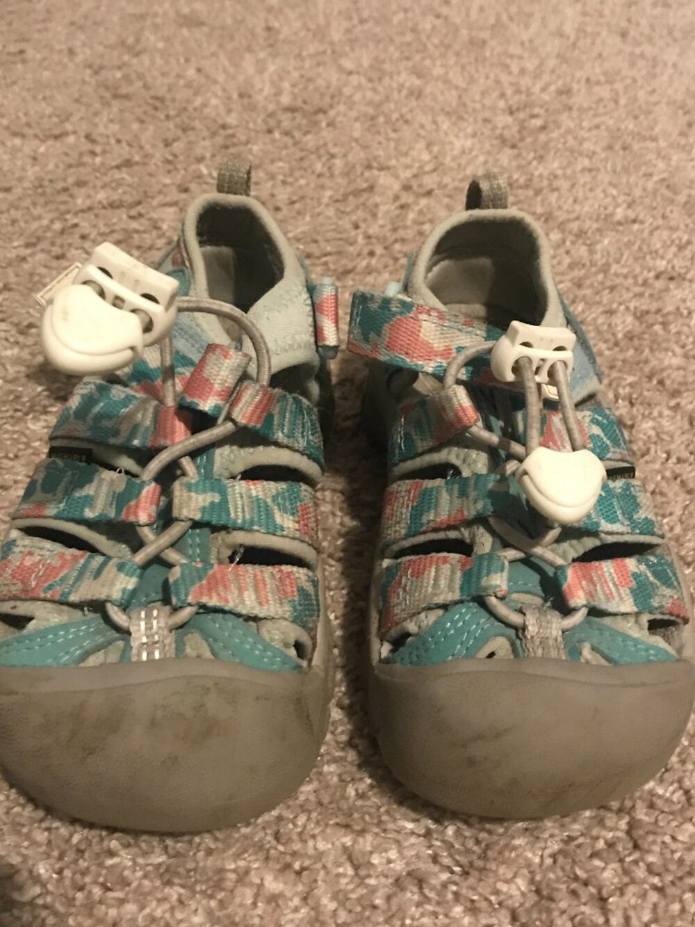 Girl's KEEN sandals